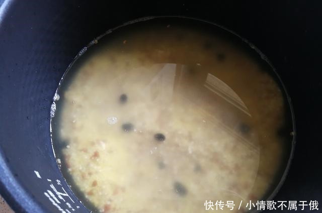 不用|不用破壁机,不用上蒸锅,教您做最简单的杂粮糕,营养好还管饱