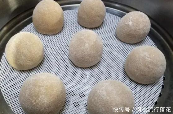  嘴里|枣泥馒头新做法，香甜松软，我有小妙招，吃到嘴里全是枣味！