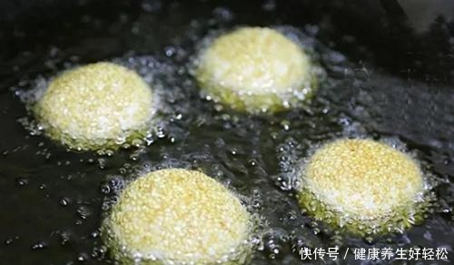 色泽|中秋家宴少不了这甜品,色泽金黄,香酥可口,寓意美好!