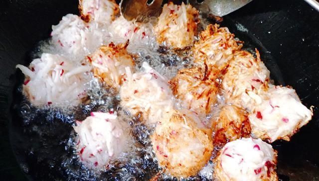 美味|萝卜丸子这么做更好吃，加多这两样，让你的丸子更香酥美味