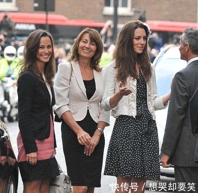  VS|凯特和妈妈穿同款连衣裙，一马平川VS凹凸有致，身材竟还没妈妈好