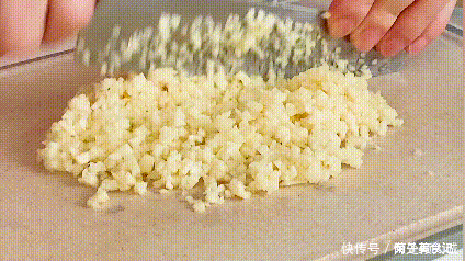 想要|想要做出美味不油腻的蒜泥白肉,只要做对这几步,比饭店的还好吃