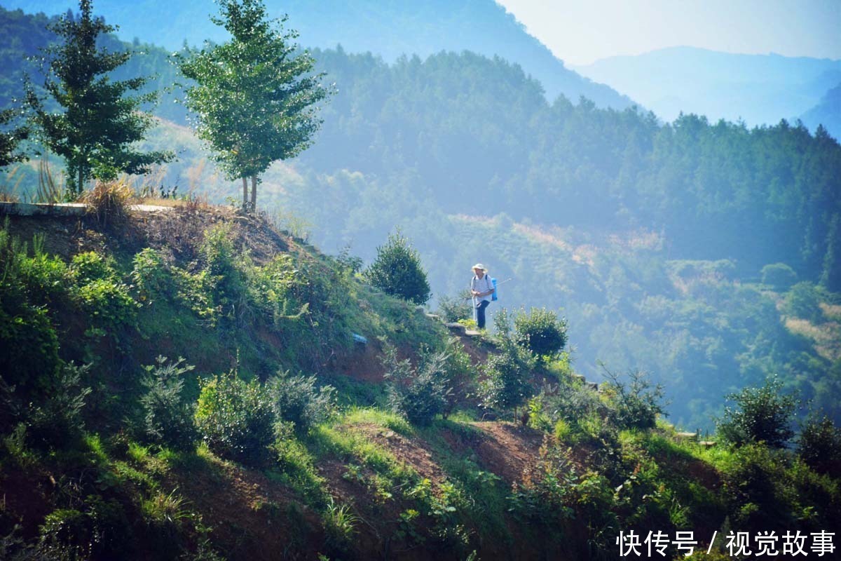 吴大叔|57岁大叔15年前突发疾病,瘫痪在床3年,看现在生活成啥样