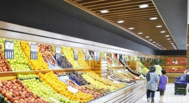 总算|水果店中不常见甘蔗,路边小商贩却卖得开心?总算知道为何了