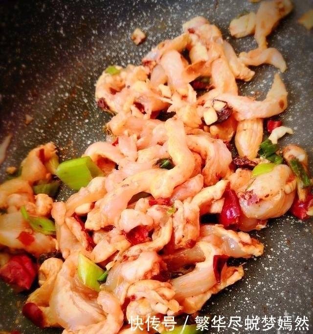 适量|嫌鱼香肉丝油大?其实,这只是鱼香油肉丝,更健康美味!