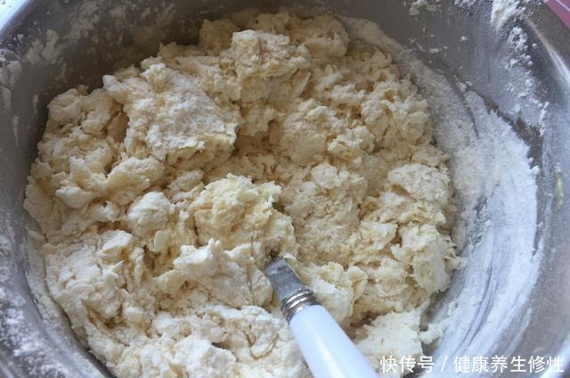 绵软|蔬菜也能做甜甜圈,绵软香甜,不油炸易消化,孩子一口气能吃仨