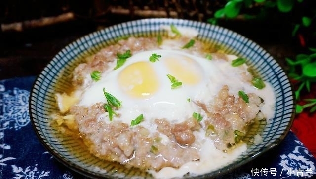 快手|这菜不放一滴油，滑嫩入味，15分钟就出锅，远离油烟，老少皆宜！