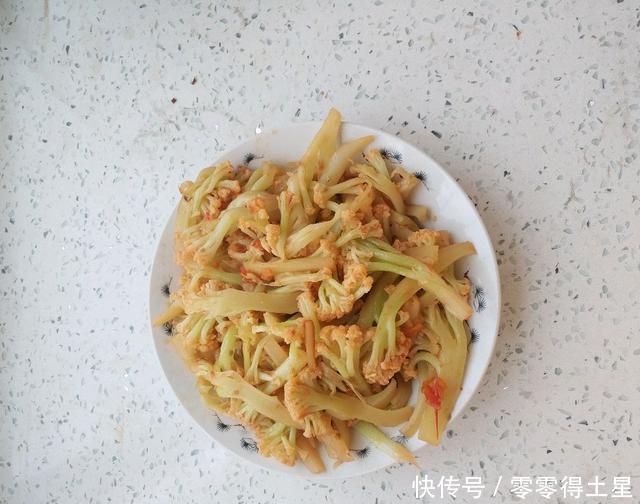  西红柿|炒花菜时加上它，营养美味还好看