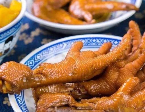 泡面|让外国人上瘾的4种中国零食，一吃根本停不下来，优越感爆棚