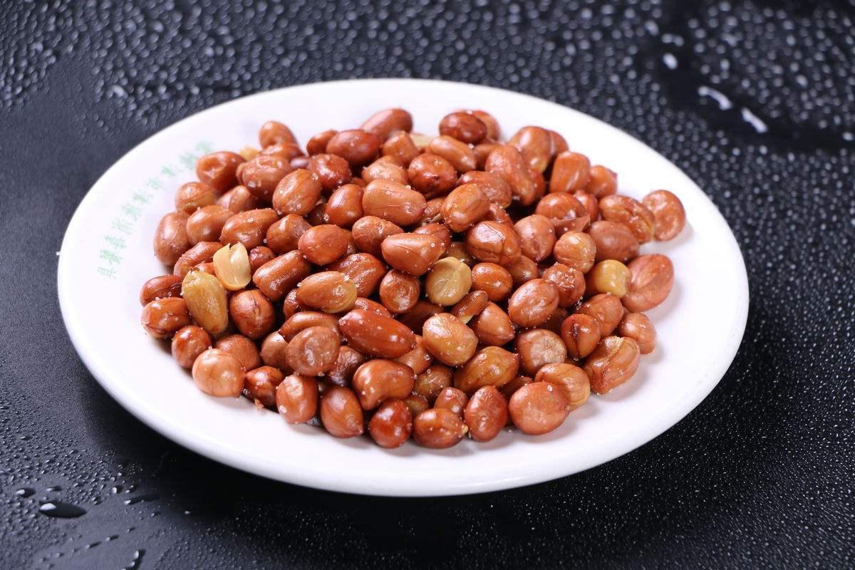 过程中|炸花生米,有人用水泡或是直接炸?全不对!教你正确做法,太香了