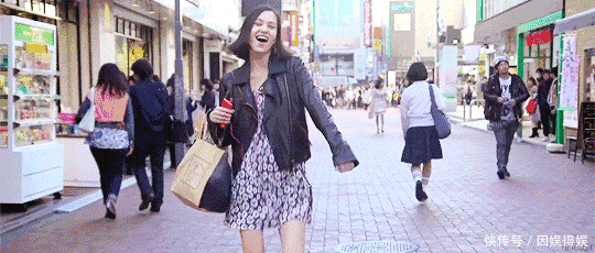  长度|矮个女生穿长裙总压身高？记住这几个搭配技巧，显瘦又显高