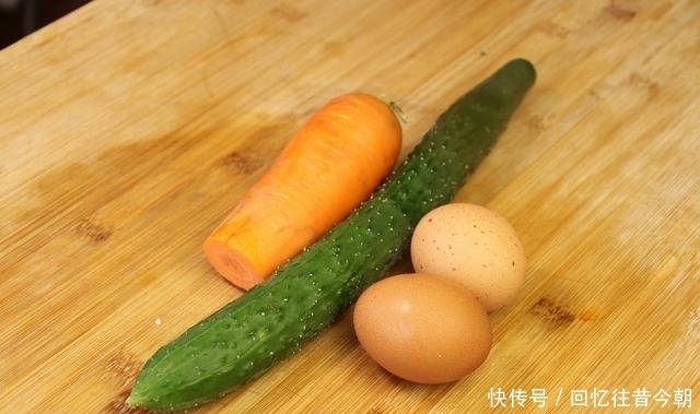 简单|吃早餐换个新花样,1根胡萝卜1根黄瓜,轻松做早餐饼,太好吃了