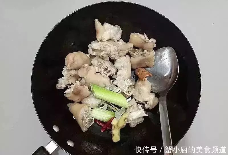 好吃|啤酒焖猪蹄,好吃不腻,吃的连汤汁都不剩!