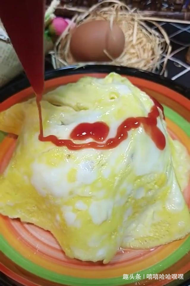  可爱|造型可爱，蛋皮金黄，吃到嘴里一瞬间，让人流连忘返，美味蛋包饭