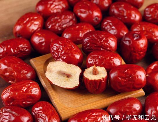 红枣|买红枣时应该怎么挑选记住“4选1不要”,帮你选到优质红枣!