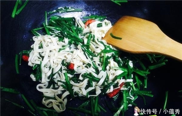  韭菜|自从学会韭菜新吃法，一周吃2次，比吃肉还香，好过瘾