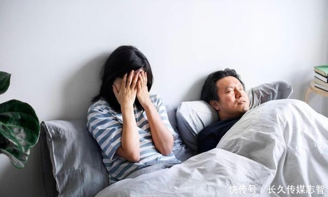 丈夫|李嘉欣爆料与丈夫分床睡10年：中年夫妻，为什么睡不到一起？
