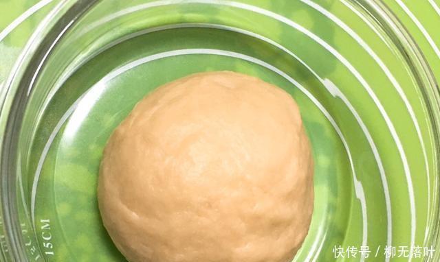 盖上保鲜膜|芝麻香糕点的配方很详细,香口的感觉非常好