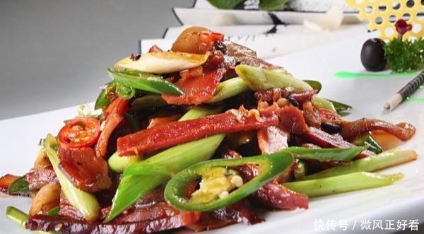 家常|家常美食:蒜苗腊肉豆腐丝,炝炒藕丁,韭菜花爆猪肝