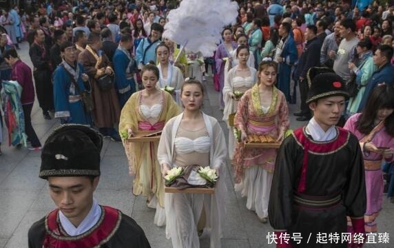  女子|此人如此之坏, 又丑又穷还很花心, 却有十万名女子爱上他!