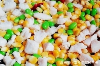 孩子|“厨神下凡”给孩子做的菜,玉米香甜鸡肉嫩滑,吃一口满嘴留香!