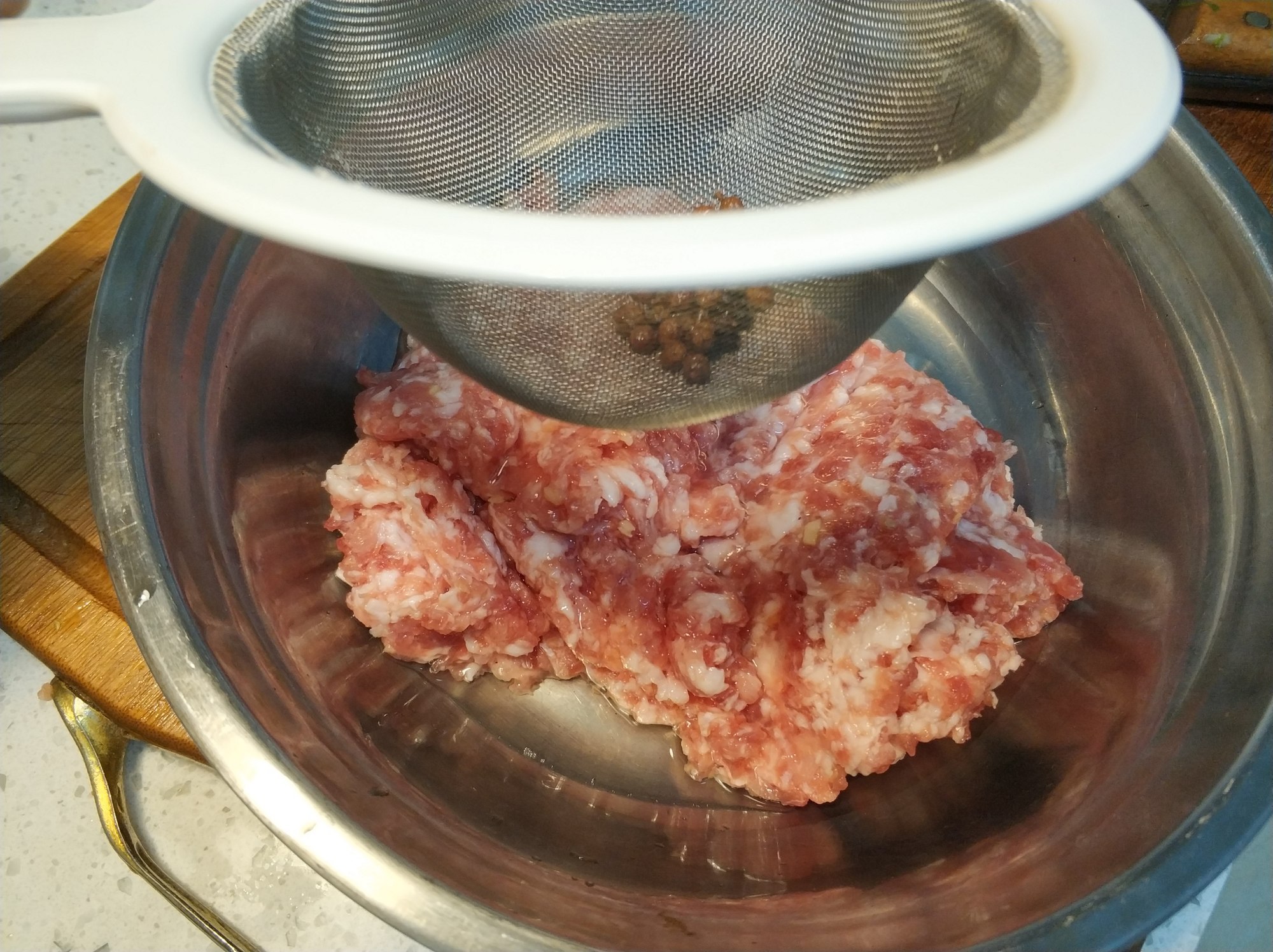 鲜流油|饺子馅想要鲜流油流汁？有人加鸡蛋，有人加油，其实都不全面