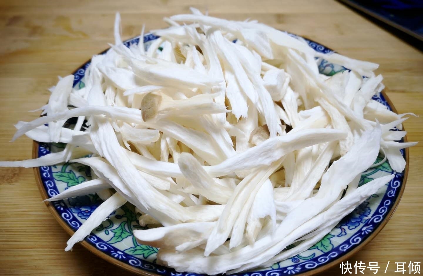 少许|晚餐老公做了2菜一汤,成本没超20元,晒朋友圈,朋友:太寒酸了