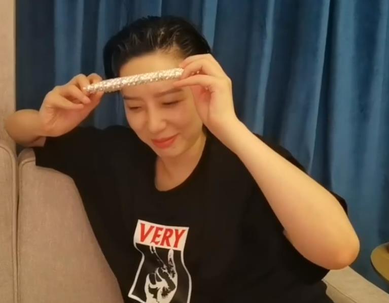 818晚会|湖南卫视晚会引争议,孟佳被区别待遇,运镜还从女艺人裙下拍起