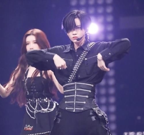  悲情|青你2：四人争一个出道位，陆柯燃逆袭金子涵陪跑，乃万上演悲情戏码