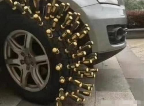  拒接|奥迪乱停车，连打60个挪车电话全都拒接，车轮被扎成刺猬