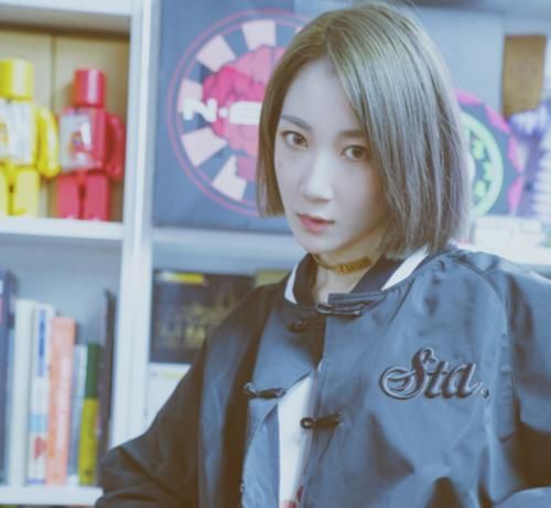 赢家|有种人生赢家叫乃万,在青你2中淘汰后官宣新身份,成团队内唯一