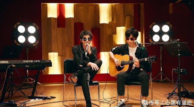 你要相信|华晨宇在《歌手》和左立共同表演不插电《荒野魂斗罗》,名场面