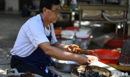 顾客|大爷30年只做“一道菜”,480元一份,每天限卖3份,顾客开车来吃