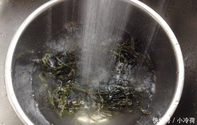 辣椒|凉拌海带脆爽入味操作要点,浇油1步最重要,香菜辣椒要放对位置