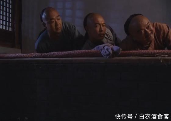 重聚|“铁三角”王刚张国立张铁林重聚,网友:70岁和珅老了