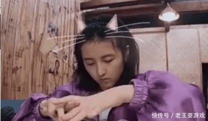  黄磊|继黄磊“假炒菜”后，张子枫这一做法又暴露节目真实性，当我傻？