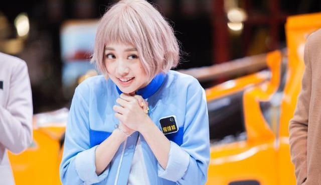 何炅宠|16岁被逼出道,被母亲当作取款机,如今30岁却被何炅宠上天