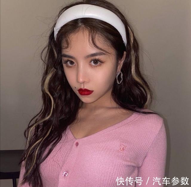  人气|安崎当队长后人气暴跌，签到比硬糖少女还低，粉丝也没脸看