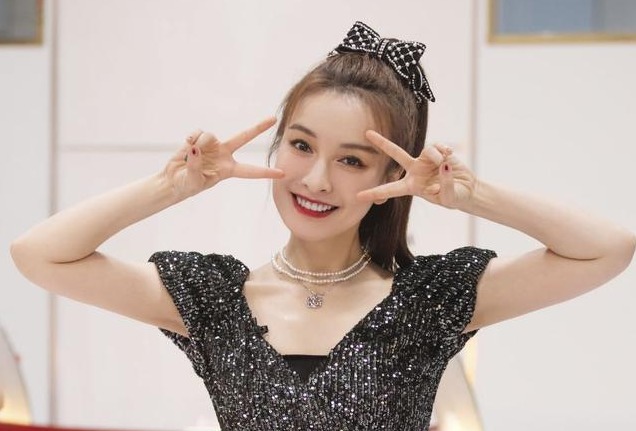  吴昕|快乐家族做客《向往4》，吴昕过于活泼，意外说出何老师的小秘密