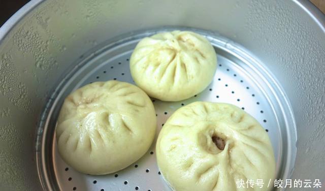 关键|名店包子馒头面团大公开，光滑暄软的馒头和包子，面团加工是关键