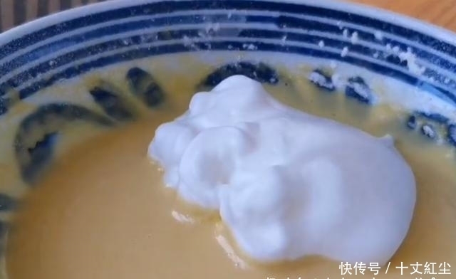 新手|孩子想吃蛋糕不用买,不用烤箱,不用打蛋器,新手也能一次成功