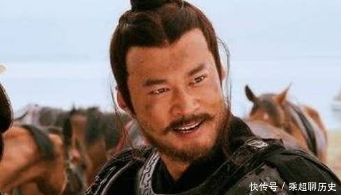 爆红|他曾是年薪千万的设计师,临时被胡歌拉去救场,却意外爆红