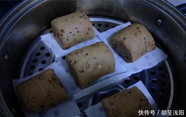 红糖馒头|白馒头吃腻了,换种新花样,香甜可口,蓬松柔软,比面包还好吃