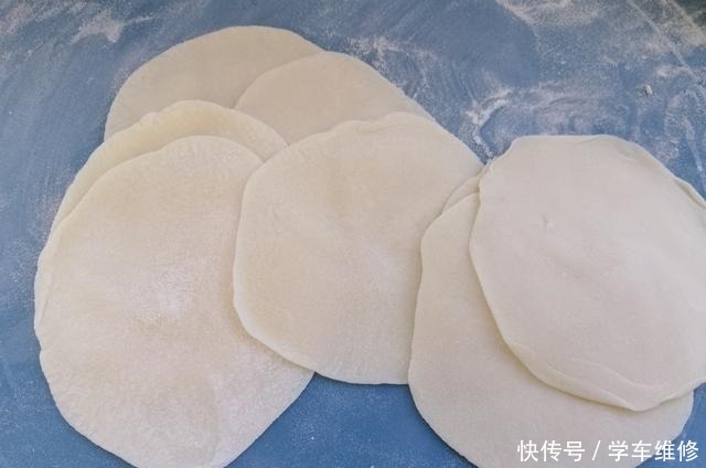饺子|饺子常吃,唯独这种做法最喜欢,不水煮不油煎,出锅连吃20个