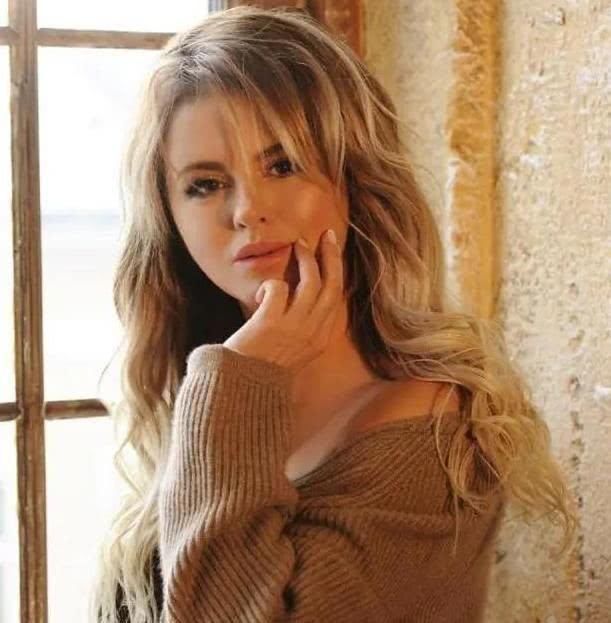 退役|曾被誉为俄罗斯体操第一美女,却因身材无奈退役,现成知名模特