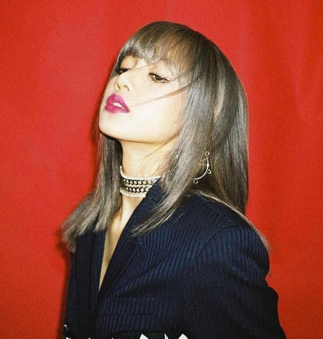 节目|Lisa疑似在节目中,向蔡徐坤撒娇,两人甜蜜互动成为节目最大看点