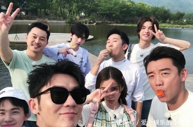 李晨|李晨晒第八季首期合影,八位明星参与录制,飞行嘉宾成最大赢家!