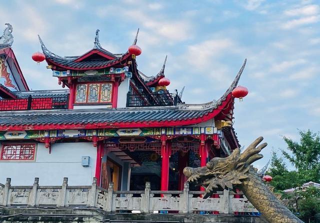 水乡|成都一座热闹的水乡古镇,小桥流水清凉宜人,正吸引越来越多人来