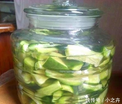  萝卜条|秋天的萝卜最鲜嫩，教你一招腌着吃，开胃又下饭，便宜又营养