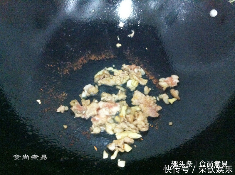 靠边站|天凉了,大鱼大肉靠边站,此款平民快手菜,鲜甜好吃又开胃